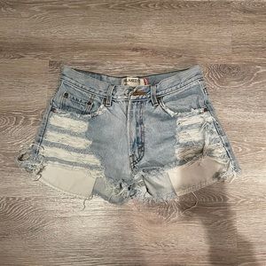 Distressed Vintage Levi’s jean denim Shorts Sz 29